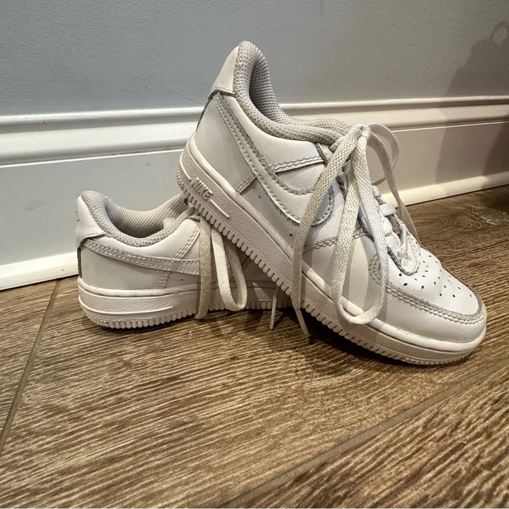 Kids White Nike Air Force 1, size US 11. LOOK BETTER IN PERSON! - Picture 6 of 9